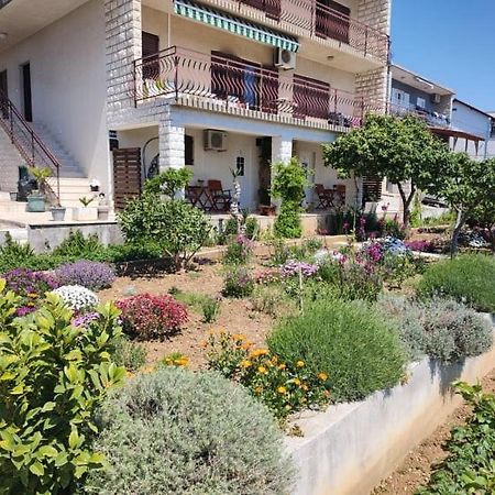 Apartments Tomas Trogir Exterior foto