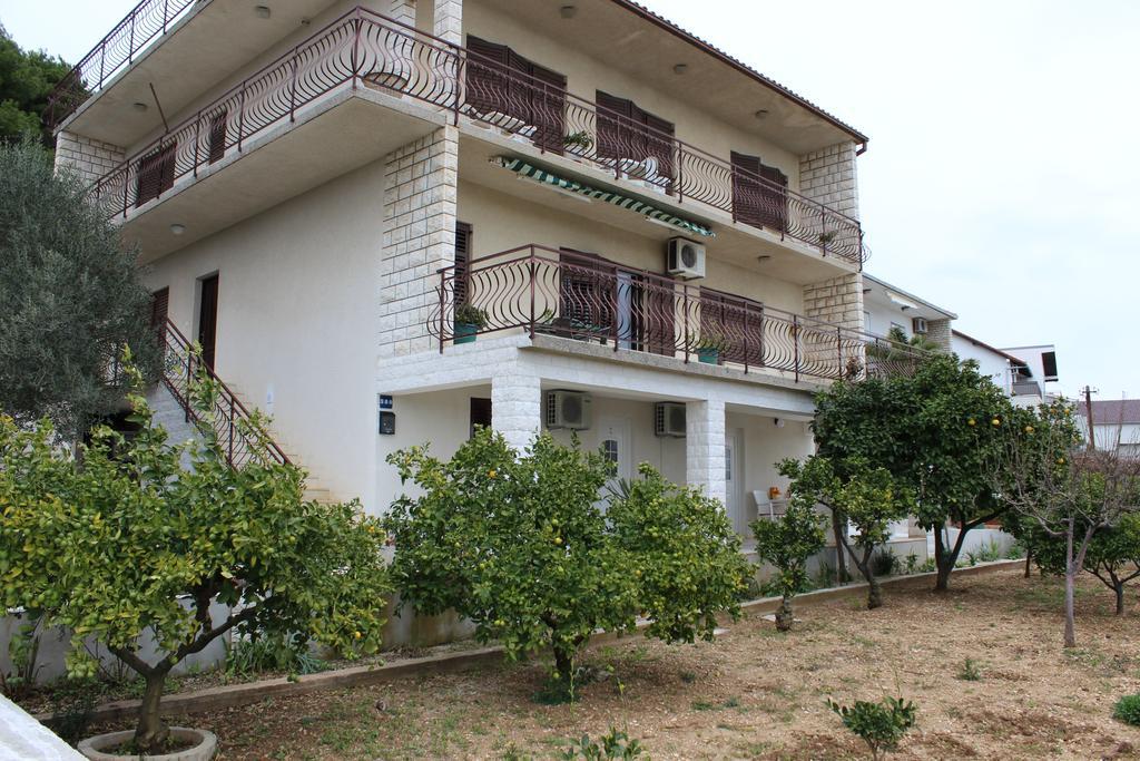 Apartments Tomas Trogir Exterior foto